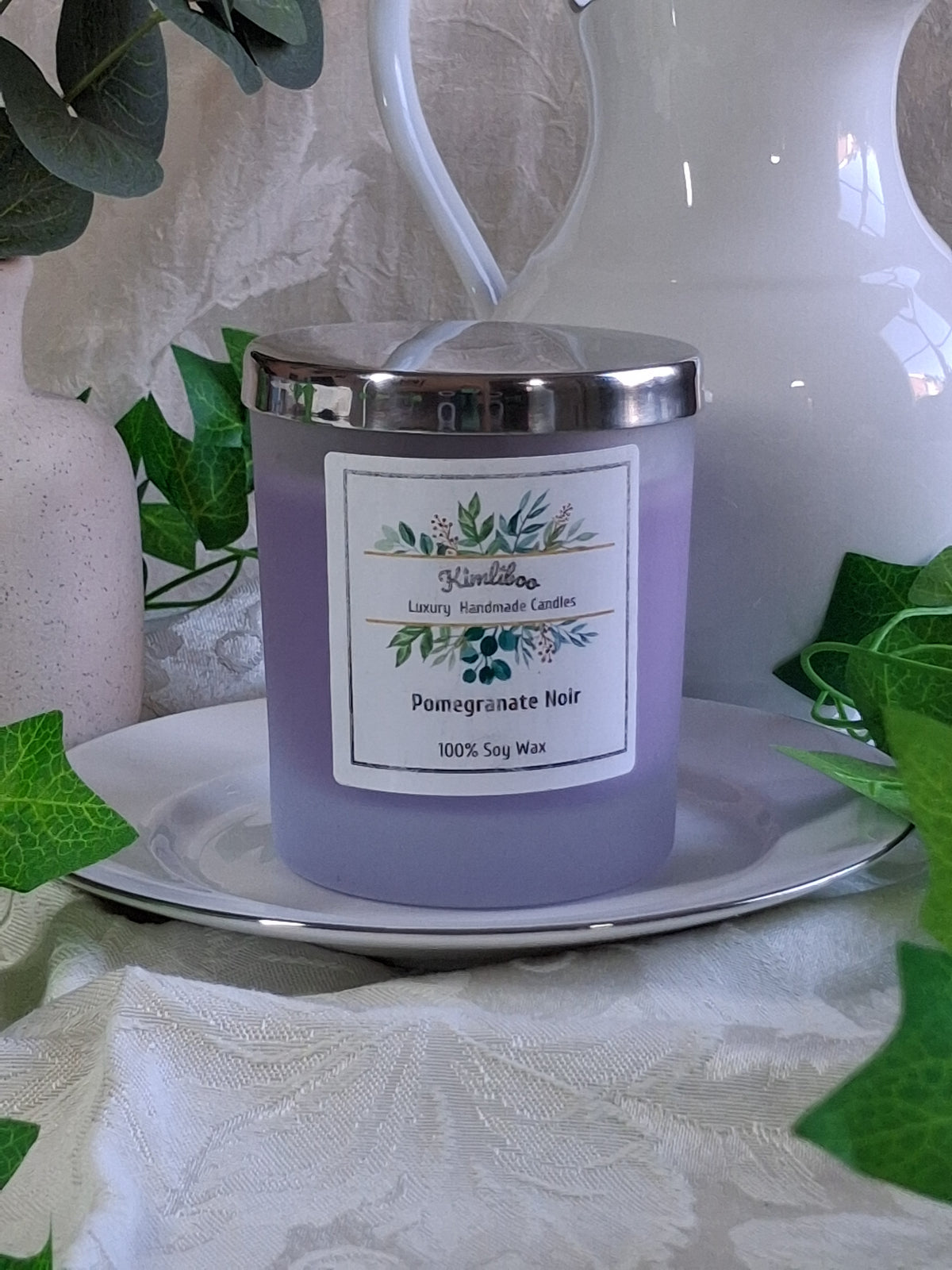 Eco-friendly Soy Wax Pomegranate Noir Wood Wick Candle with Large Daisy