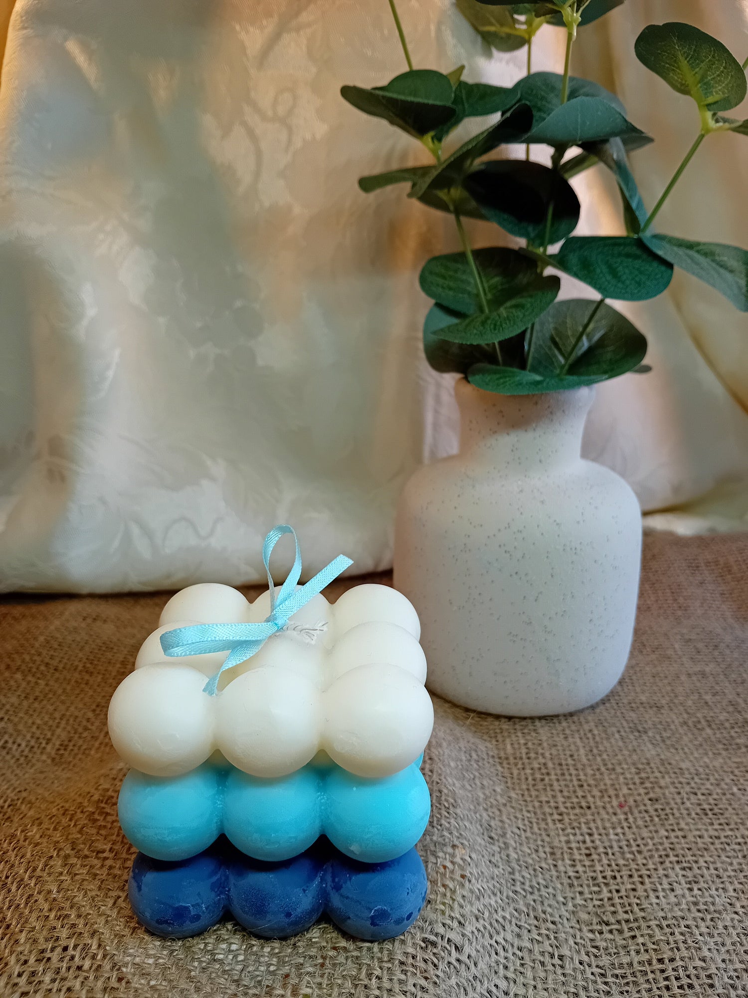 Fragranced bubble candles made with 100% soy wax and cotton wicks. Created with a 3-layer ombre colour or heart shaped effect.