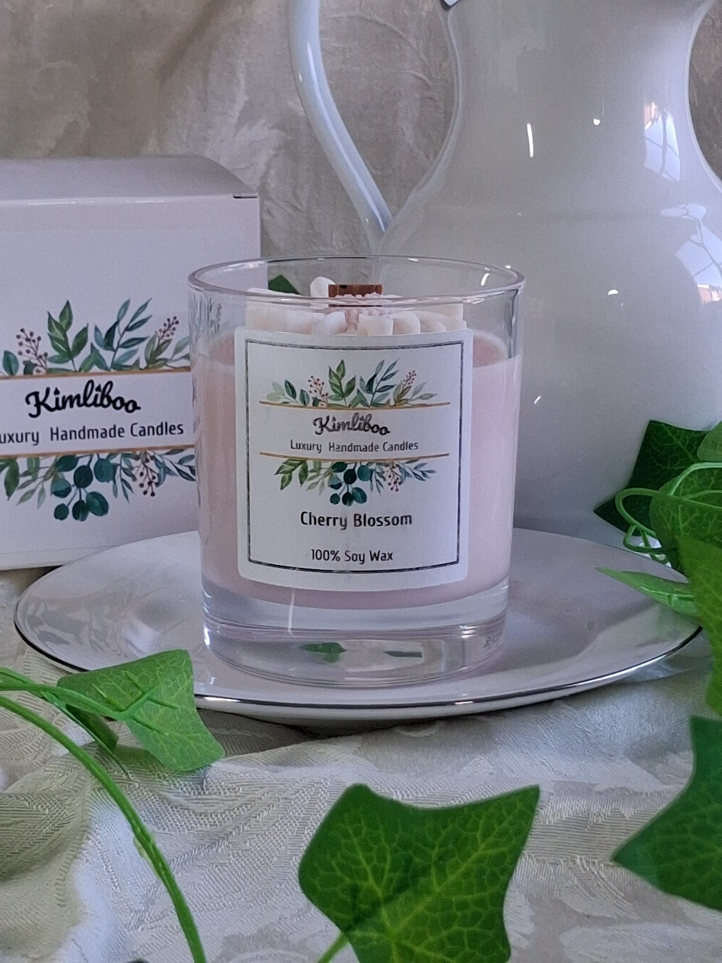 Eco-friendly Soy Wax Cherry Blossom Wood Wick Candle with Large Daisy