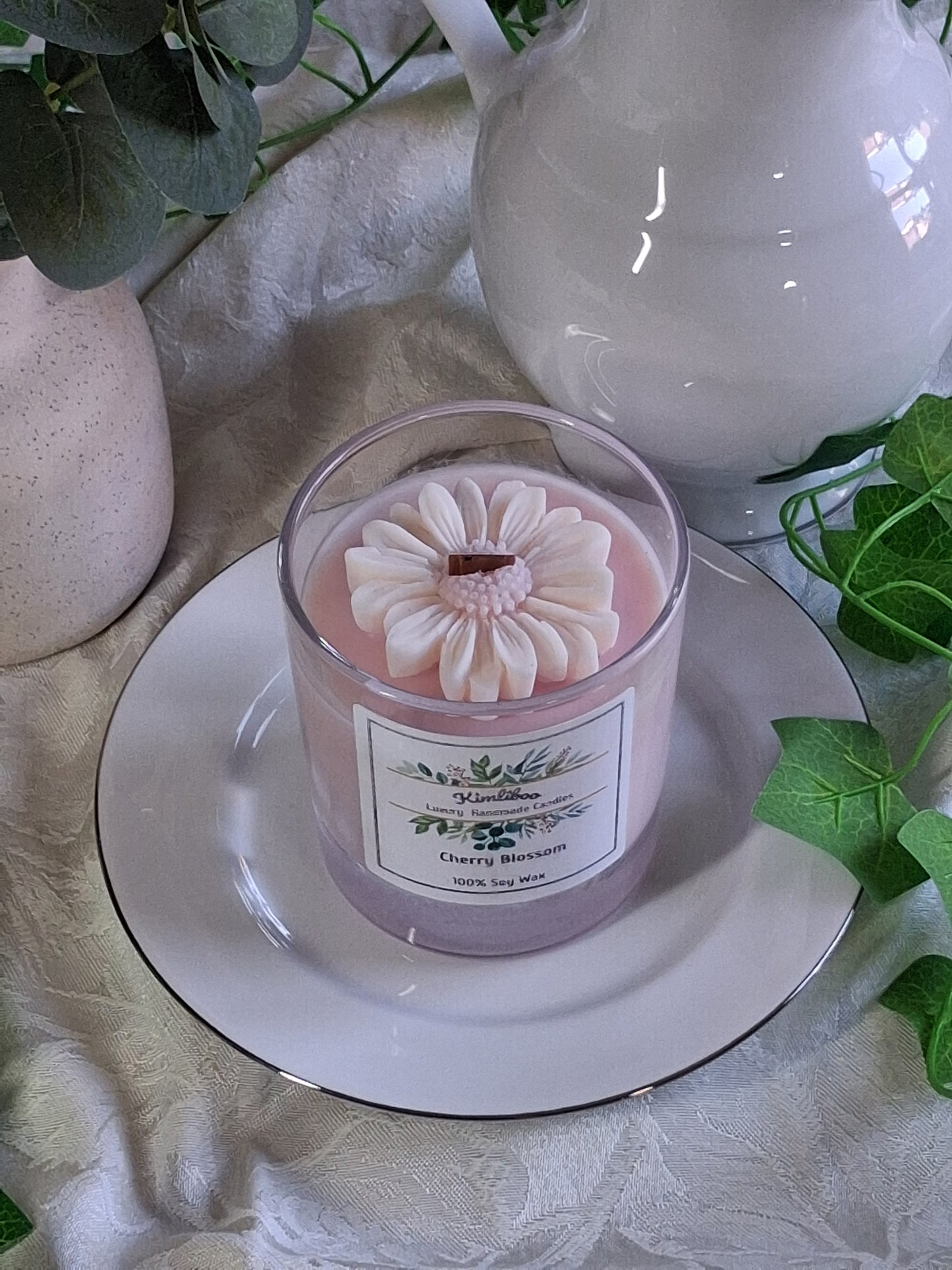 Eco-friendly Soy Wax Cherry Blossom Wood Wick Candle with Large Daisy