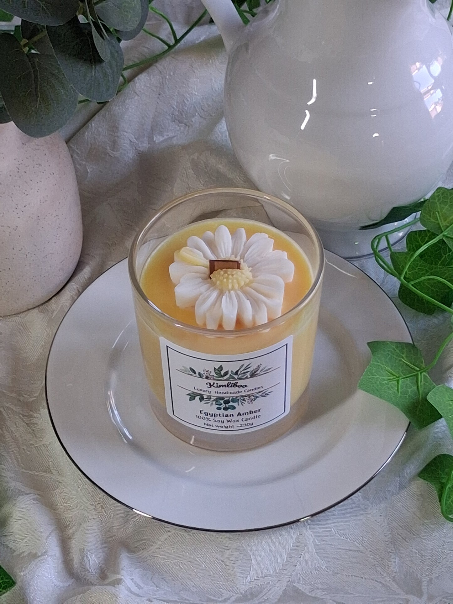 Eco-friendly Soy Wax Egyptian Amber Wood Wick Candle with Large Daisy