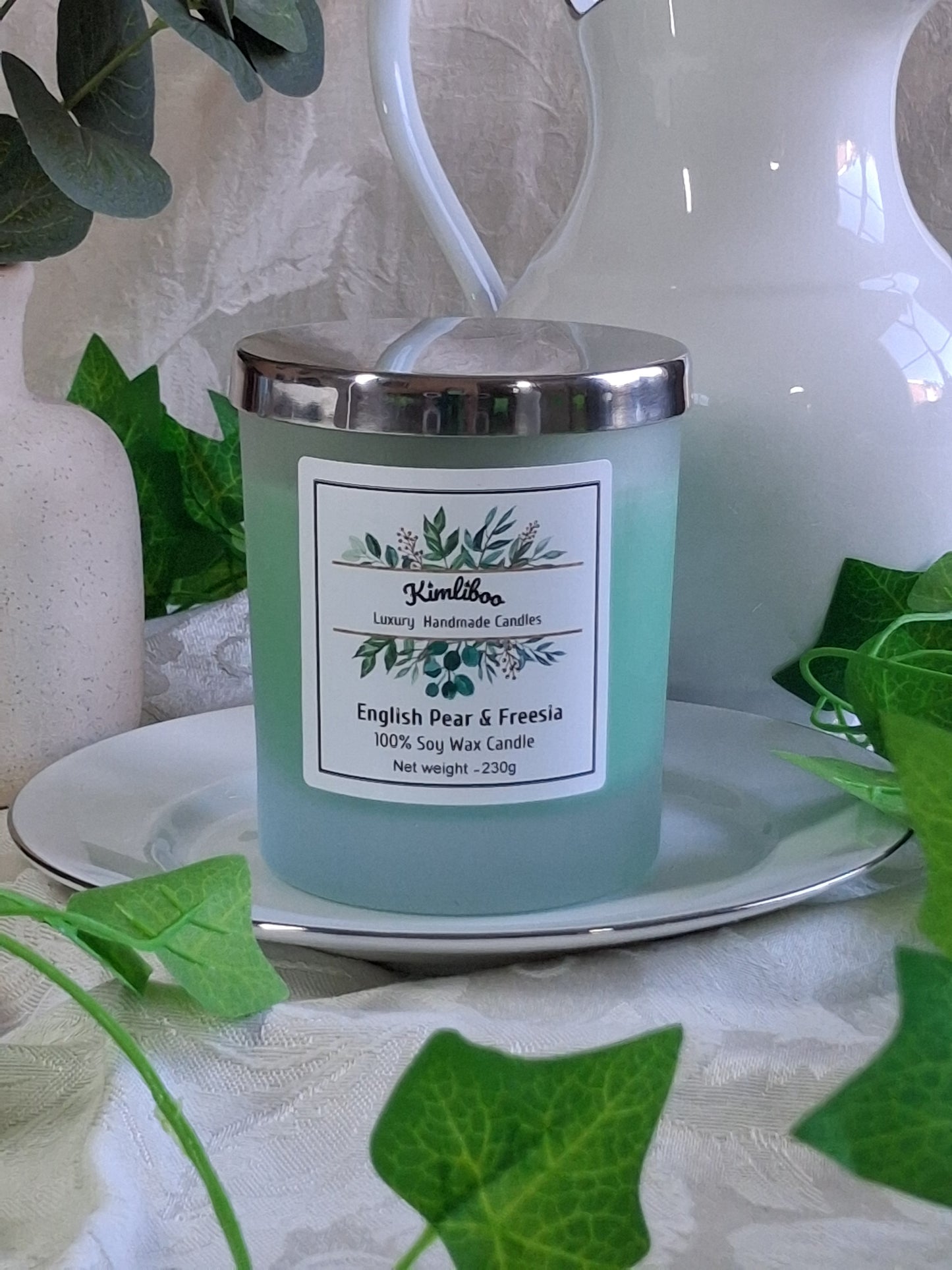 Eco-friendly Soy Wax English Pear & Freesia Wood Wick Candle with Large Daisy