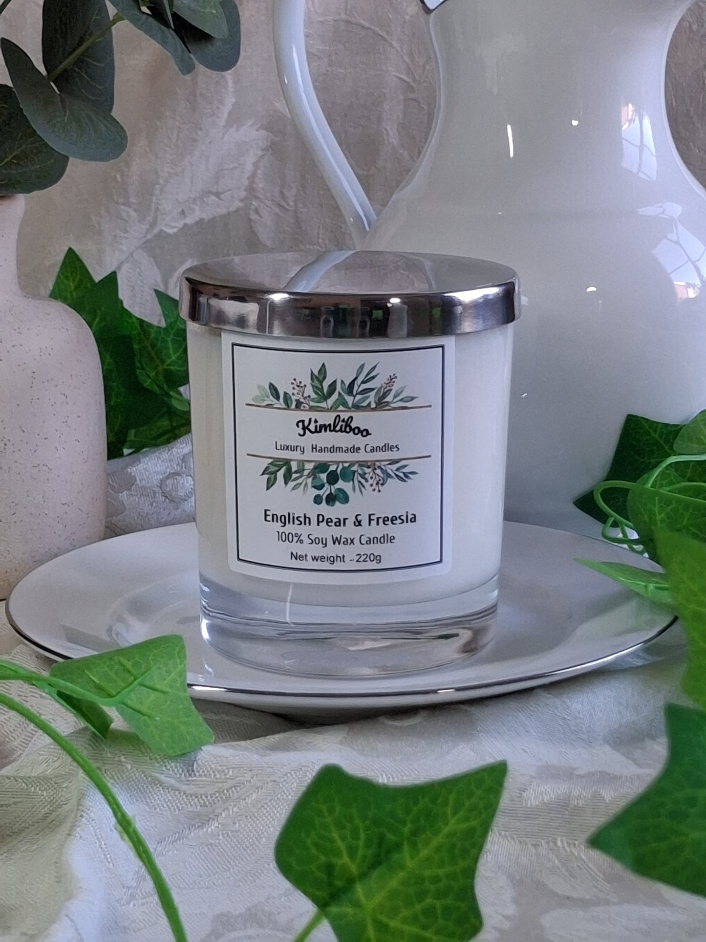 English Pear & Freesia Scented Wood Wick Candle