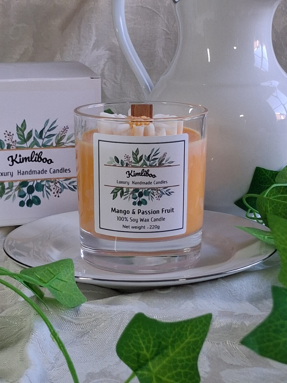 Eco-friendly Soy Wax Mango & Passion Fruit Wood Wick Candle with Large Daisy