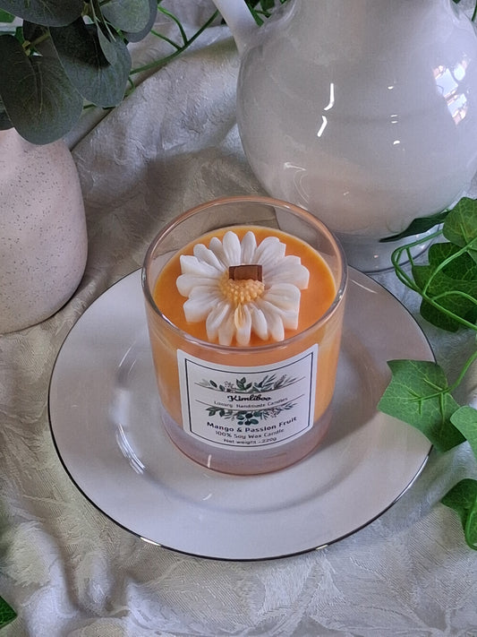 Eco-friendly Soy Wax Mango & Passion Fruit Wood Wick Candle with Large Daisy