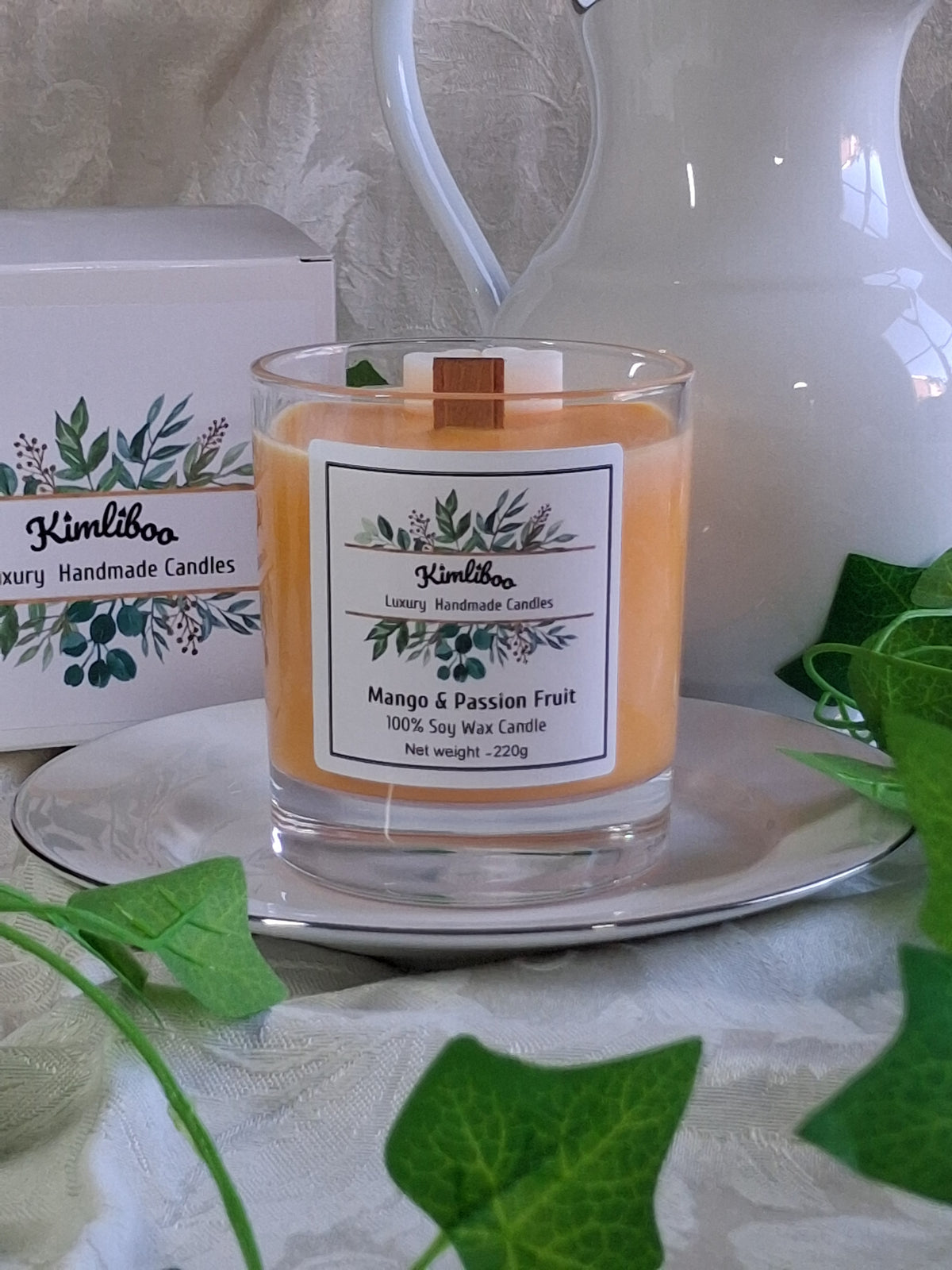 Eco-friendly Soy Wax Mango & Passion Fruit Wood Wick Candle with Minihearts