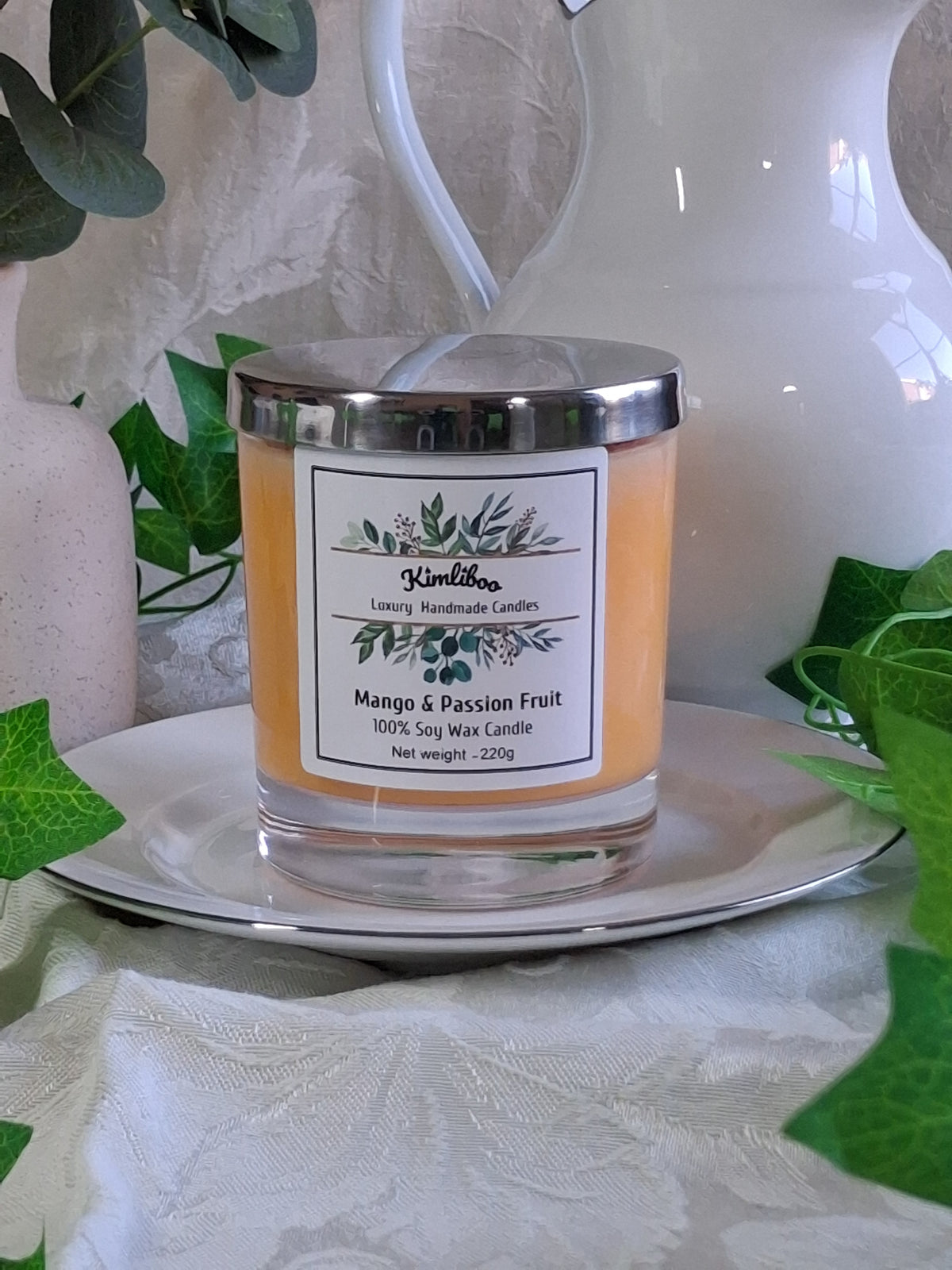 Eco-friendly Soy Wax Mango & Passion Fruit Wood Wick Candle with Minihearts