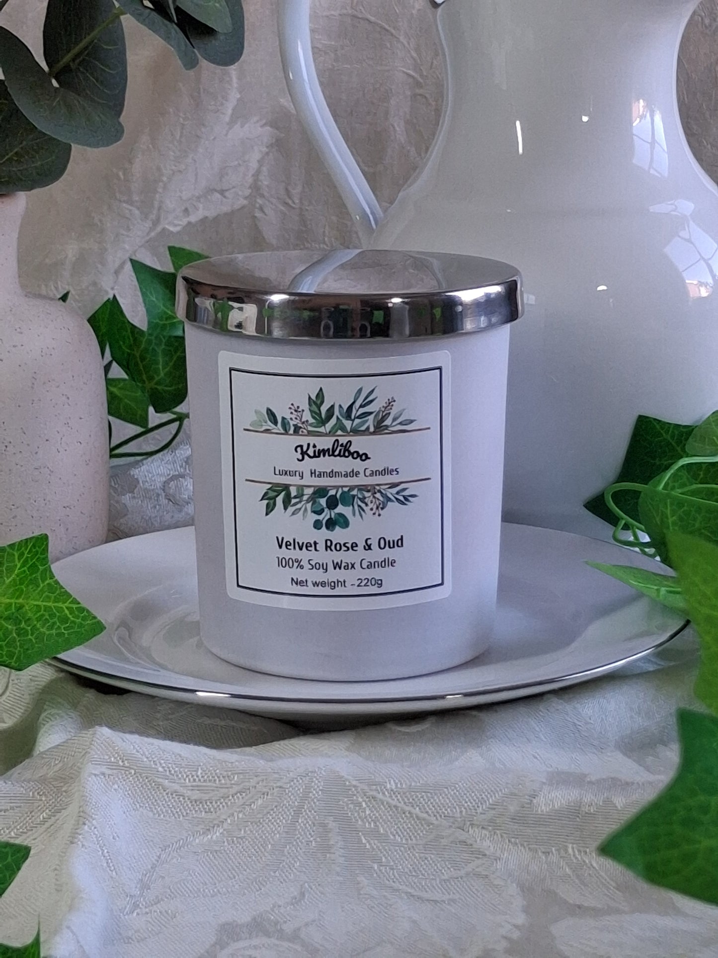 Eco-friendly Soy Wax Velvet Rose & Oud Wood Wick Candle with Minihearts